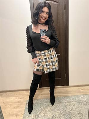 Fashionable and chic trans-woman from Henderson, NV